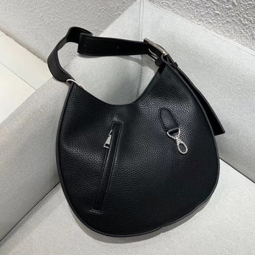 Bolsa Solid Shoulder Handbag